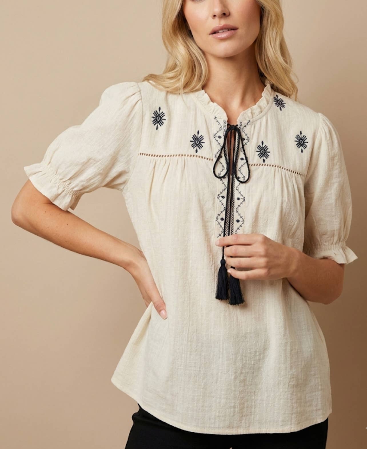 Kortärmad broderad skjorta - 100% Bomull : Beige
