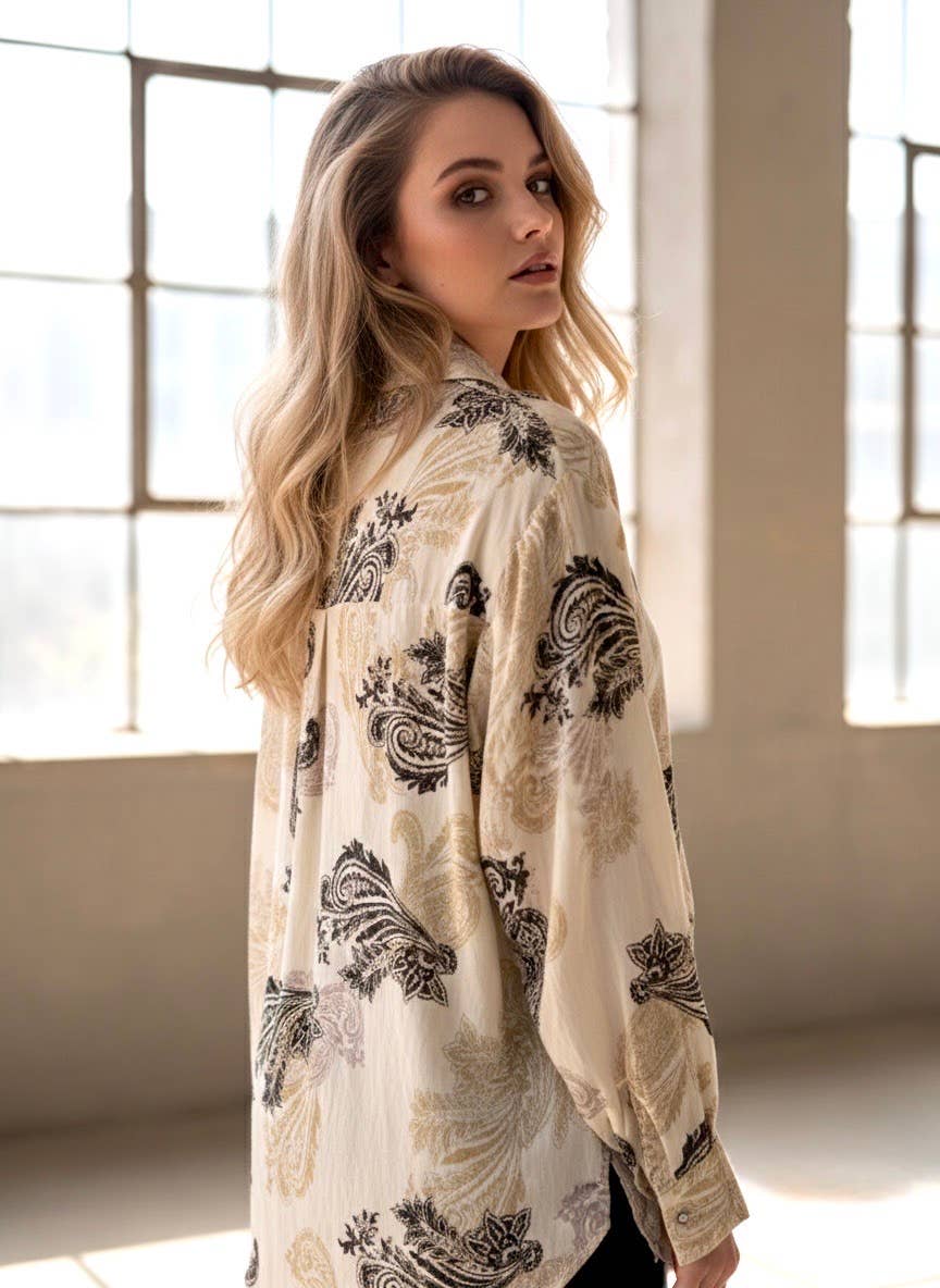 Elegant flytande blus - 100% bomull - med paisleimönster: Beige