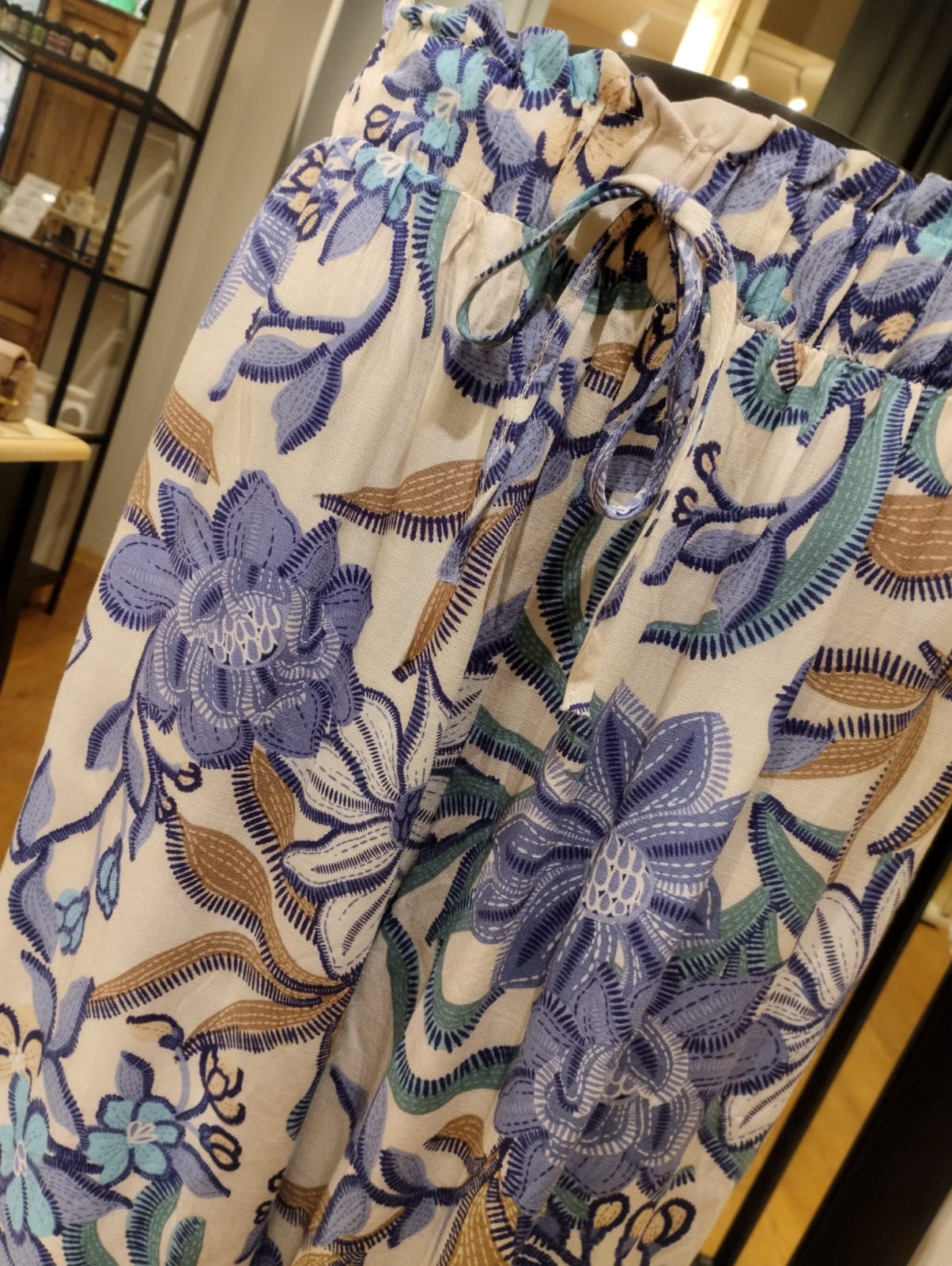 Blå blommiga byxor med fickor - XL/XXL