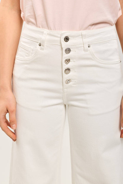 Stretchjeans med dekorerade knappar: Vit