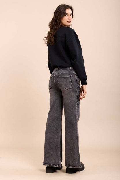 Stretch jeans bootcut med strass och blommönster: Grå