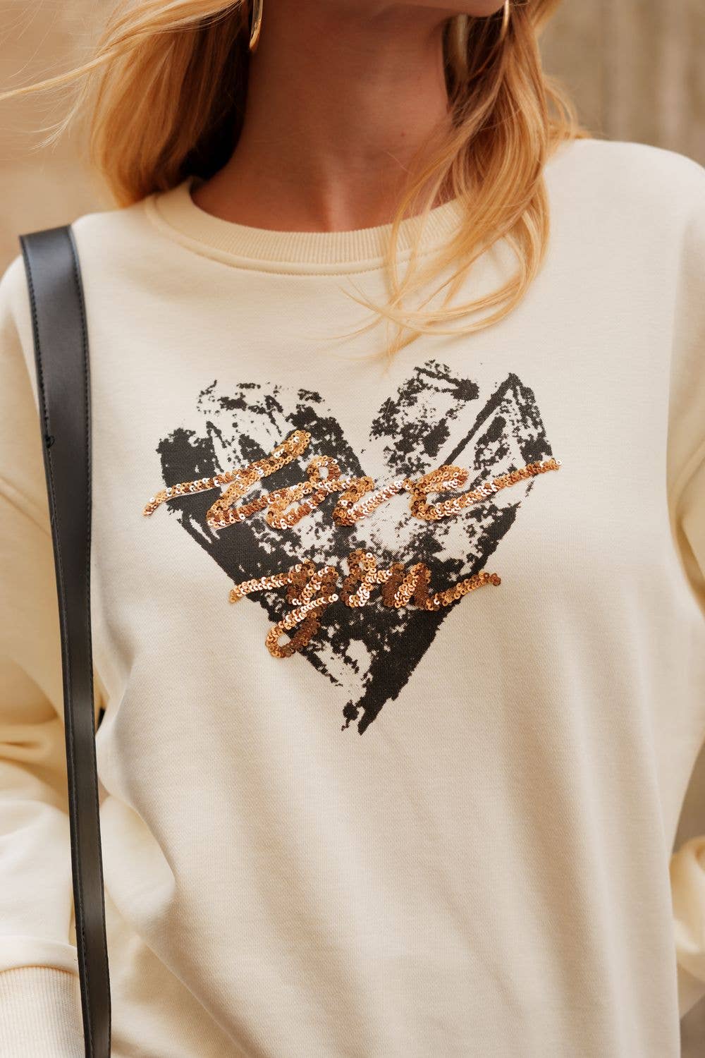 Sweatshirt med rund hals, hjärta: vit