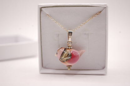Halsband med Fågel i Glas - Rosa Fågel - Marianne Degener