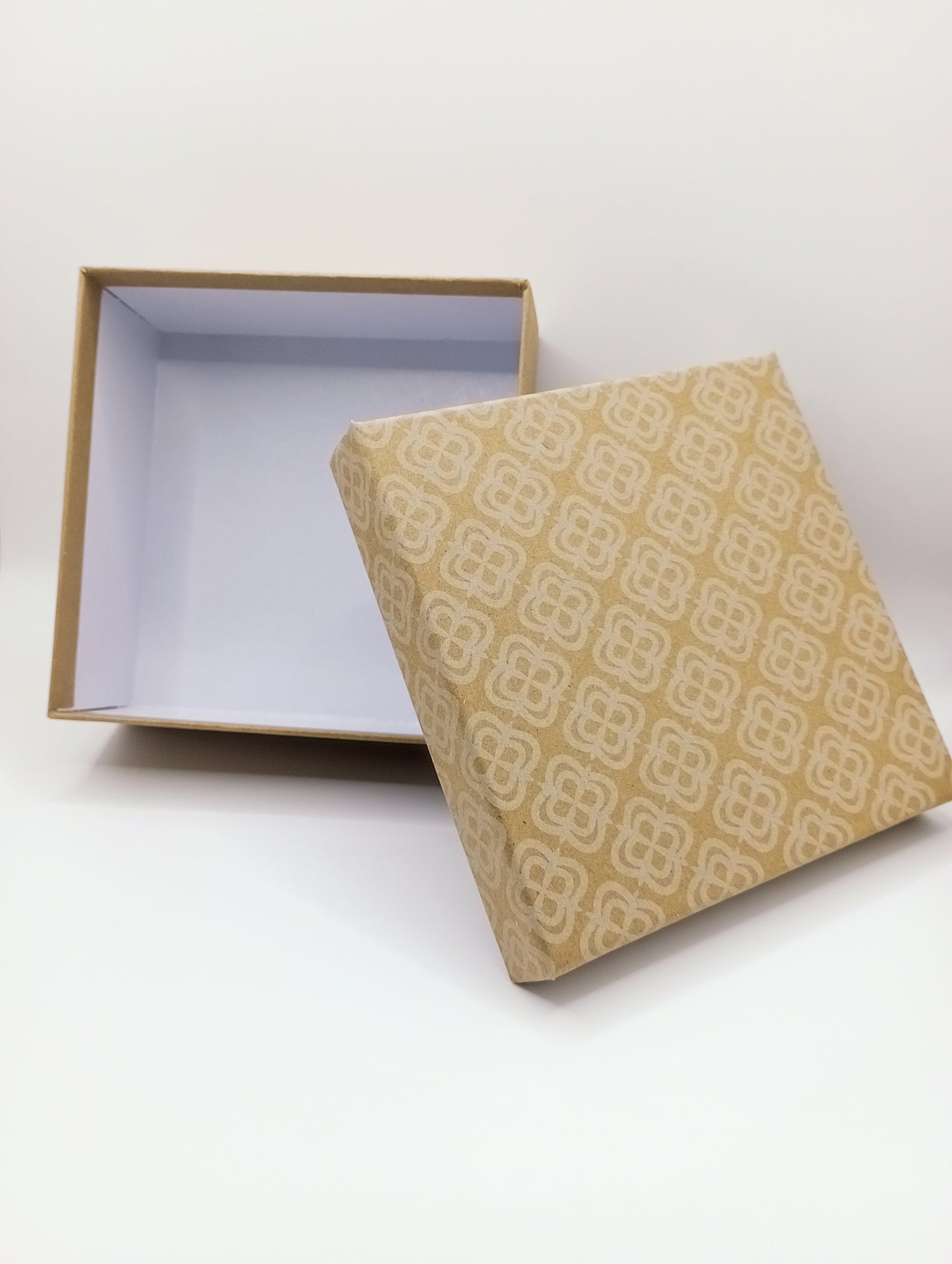 Presentbox i kraftpapper - olika storlekar