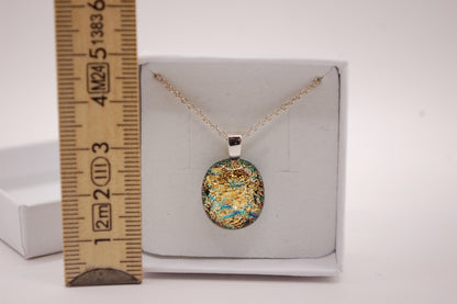 Halskedja - Litet Glashänge - Dichroic Glas - Gul / Grön - Silver