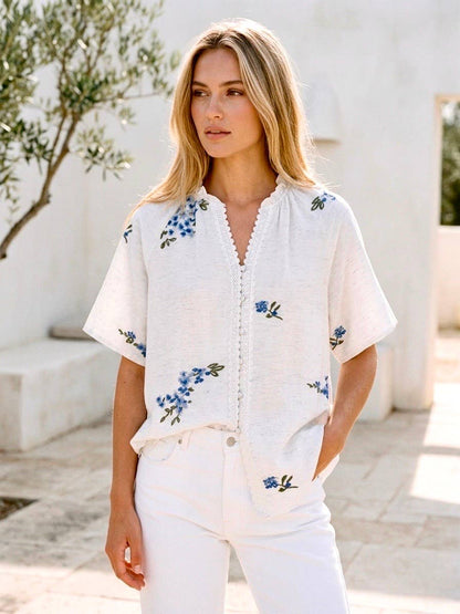 Damblus i spets - Viskos & Linnen - med blommiga broderier: Blå