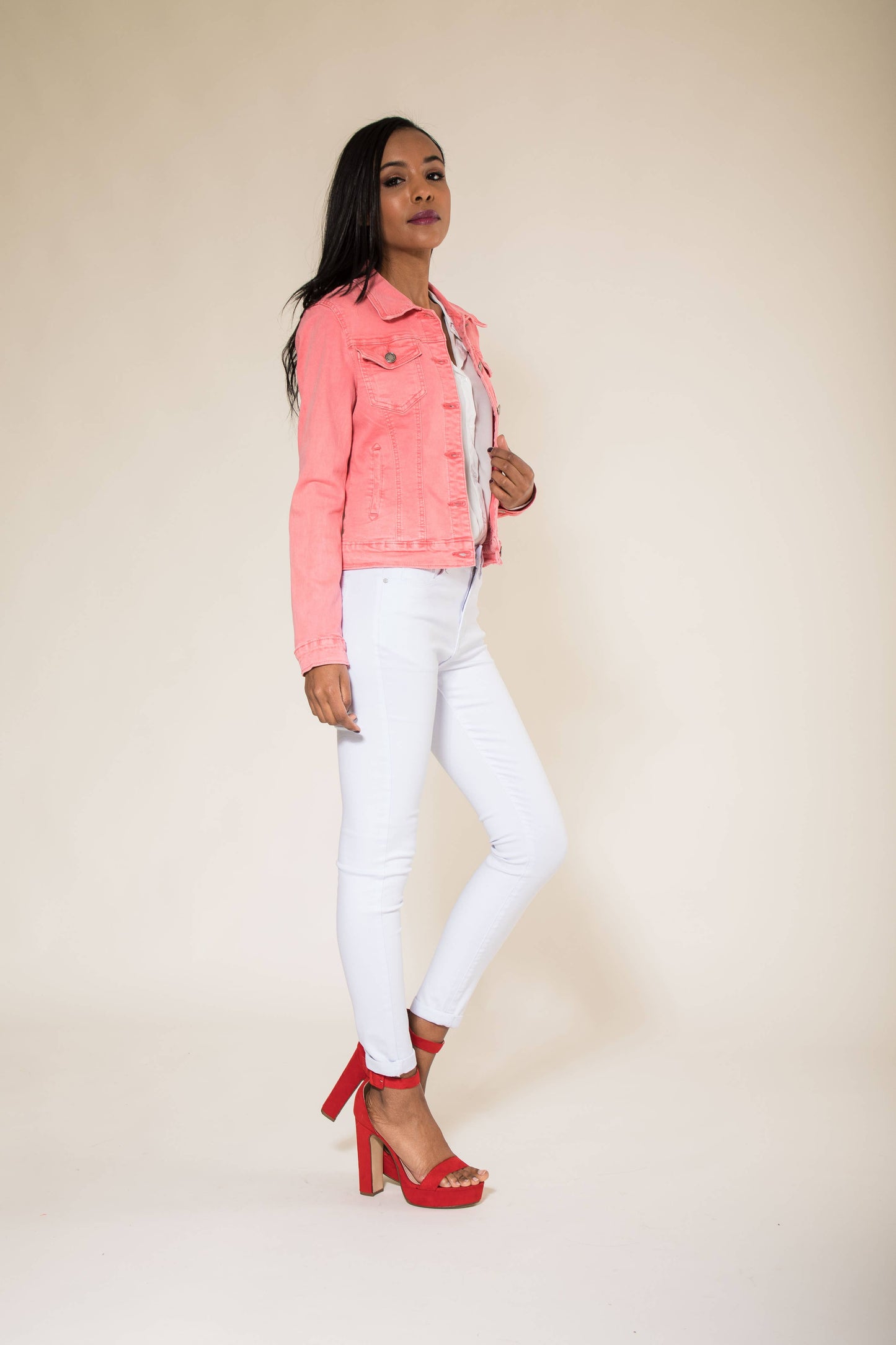 Denimjacka i stretch m. figurnära passform: Rosa