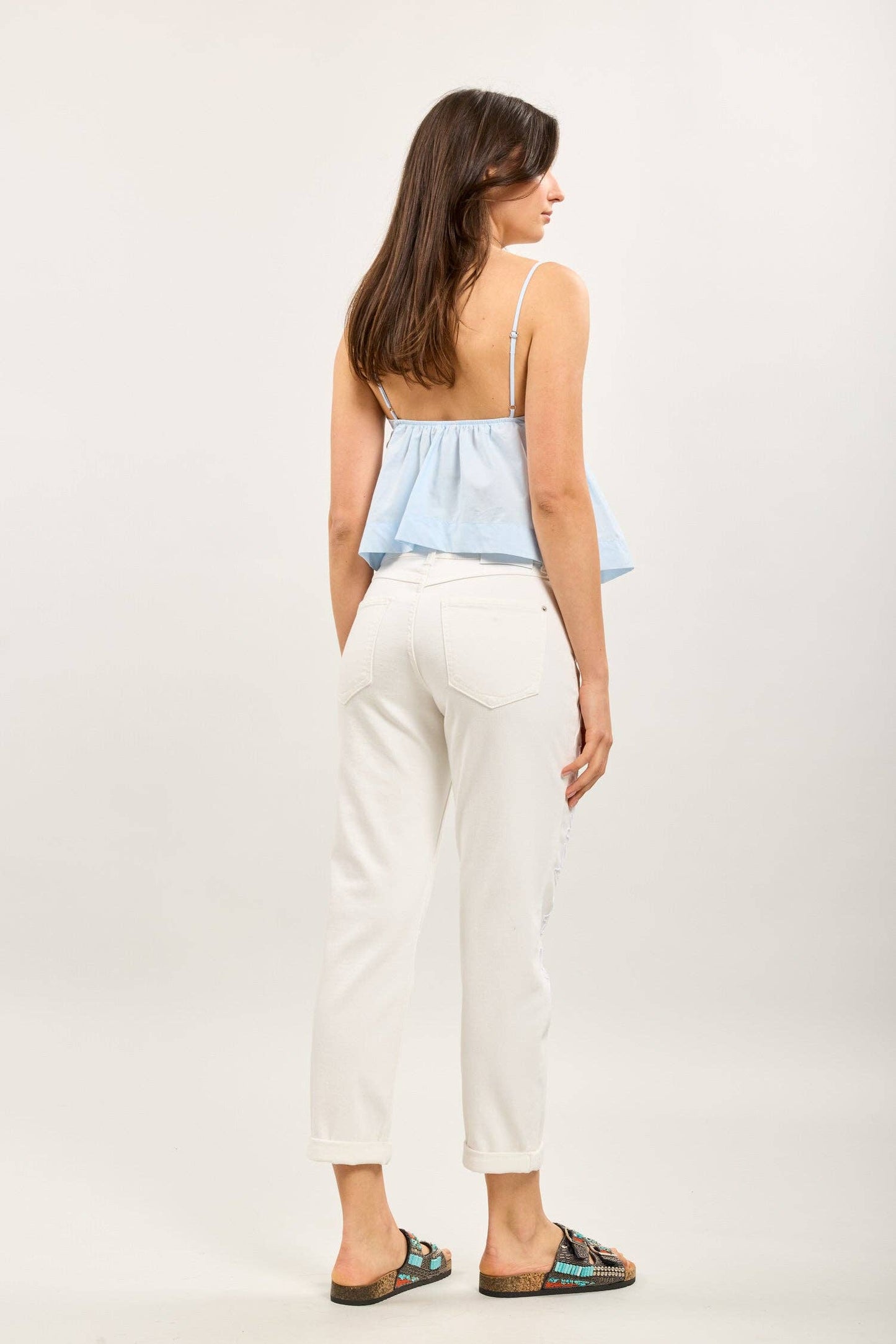 Mom jeans m. broderade blommönster : Vit