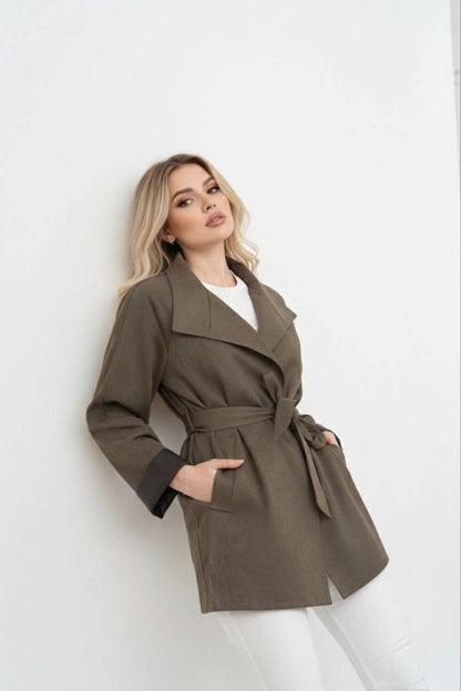 Bältad jacka i mockaimitation: Khaki