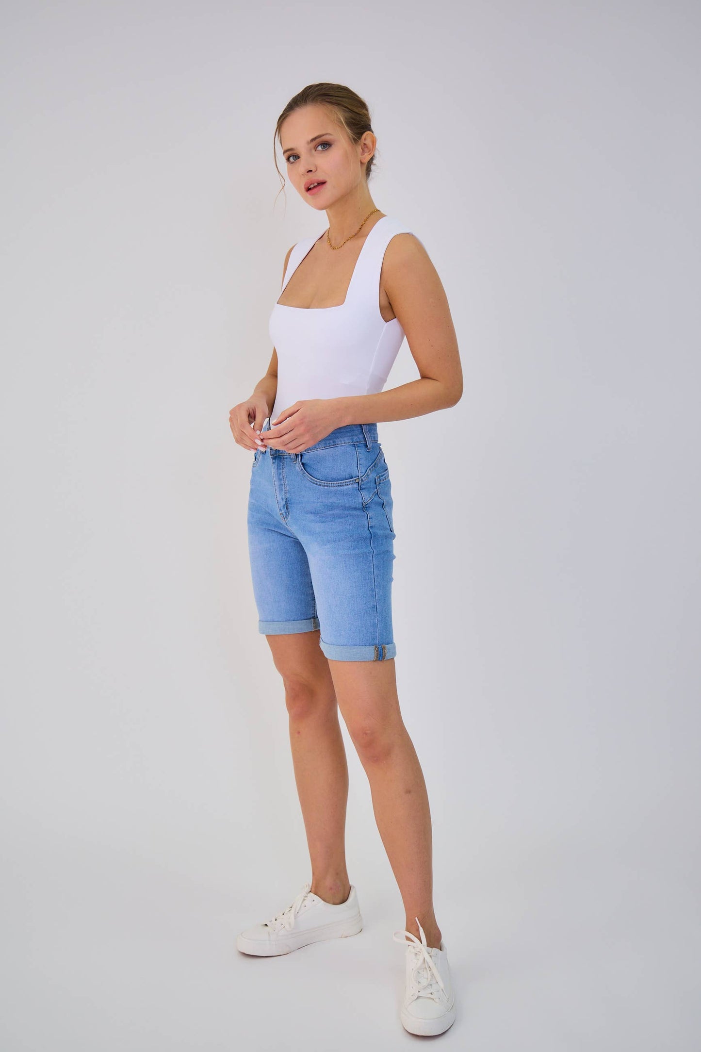 Jeansshorts ”Talya” (Push-up): Ljusblå