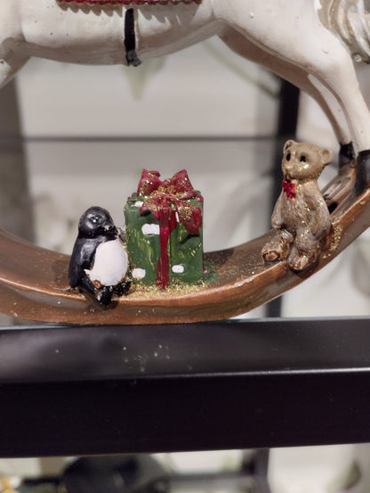 Gyngehest med glimmer - juledekoration