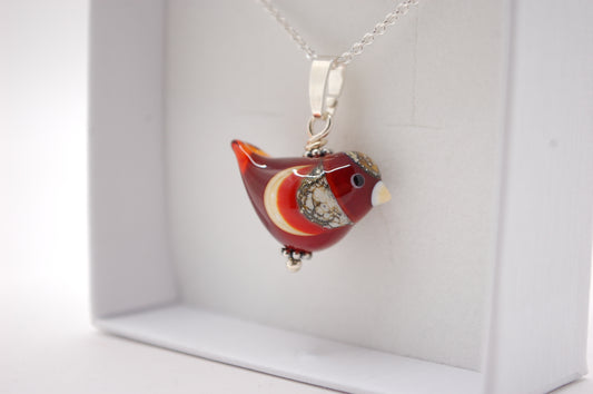 Halsband med Fågel i Glas - Fantasifågel Röd - Marianne Degener