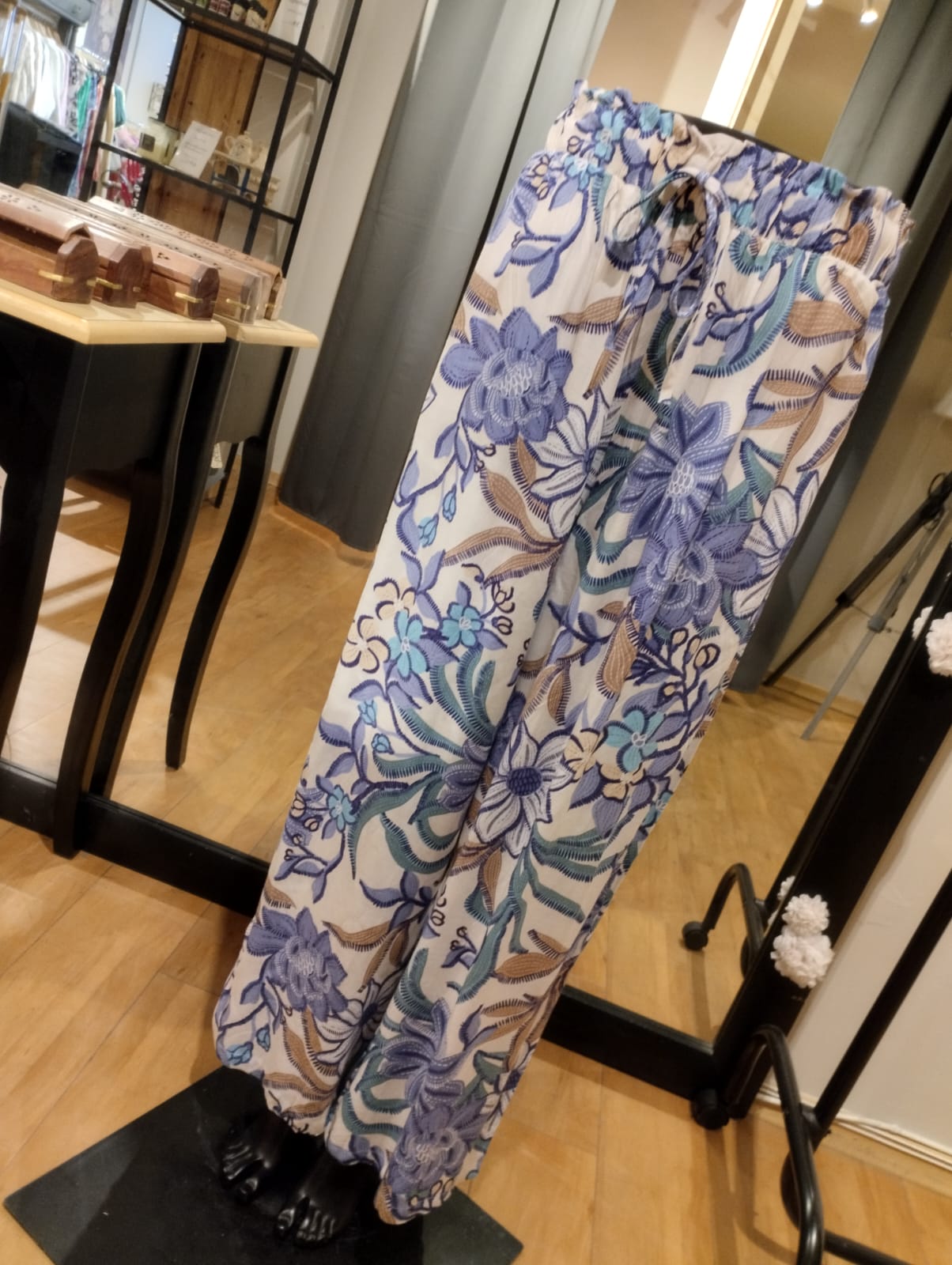 Blå blommiga byxor med fickor - XL/XXL