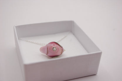 Halsband med Fågel i Glas - Fantasifågel Rosa Stor - Marianne Degener